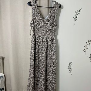 Old Navy, navy worn w/ tags v-neck maxi